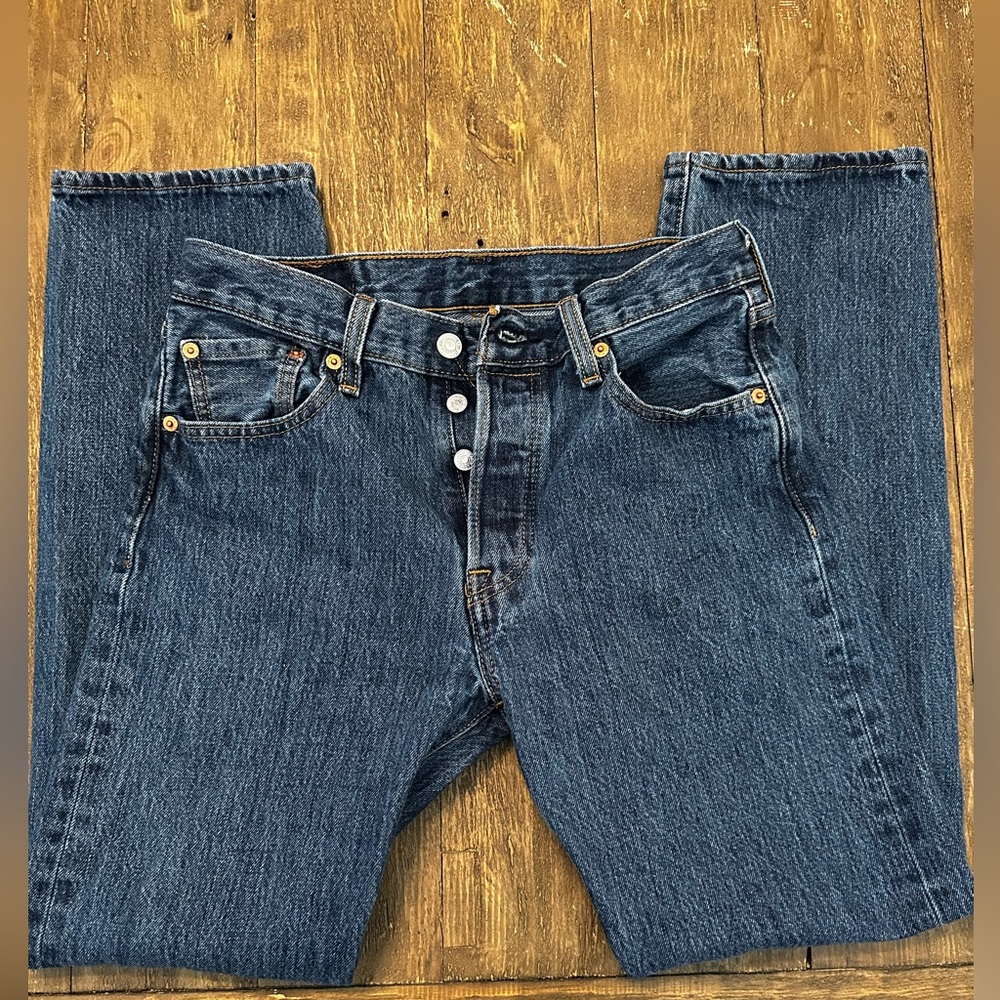 501 Levi’s 29 x 30 men’s button fly